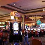 What are the top tips for playing online slots?